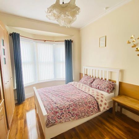 Entire 4 Bedroom House - Ev Point & Free Parking Liverpool Exterior foto